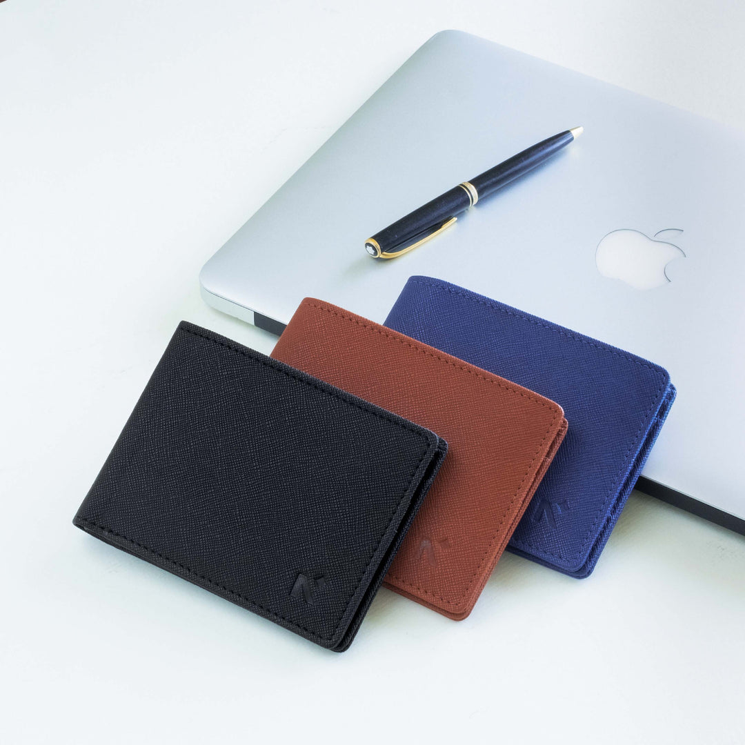 Bifold Men’s wallet with Additional Leather Flap is your best companion from the House of Atelier NEORAH.   