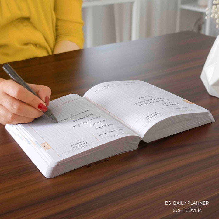 B6 - 2026 - DAILY PLANNER  - 512 PAGES - SOFT COVER
