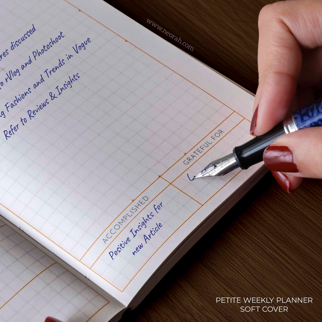 PETITE - 2026 - WEEKLY PLANNER  - 176 PAGES - SOFT COVER