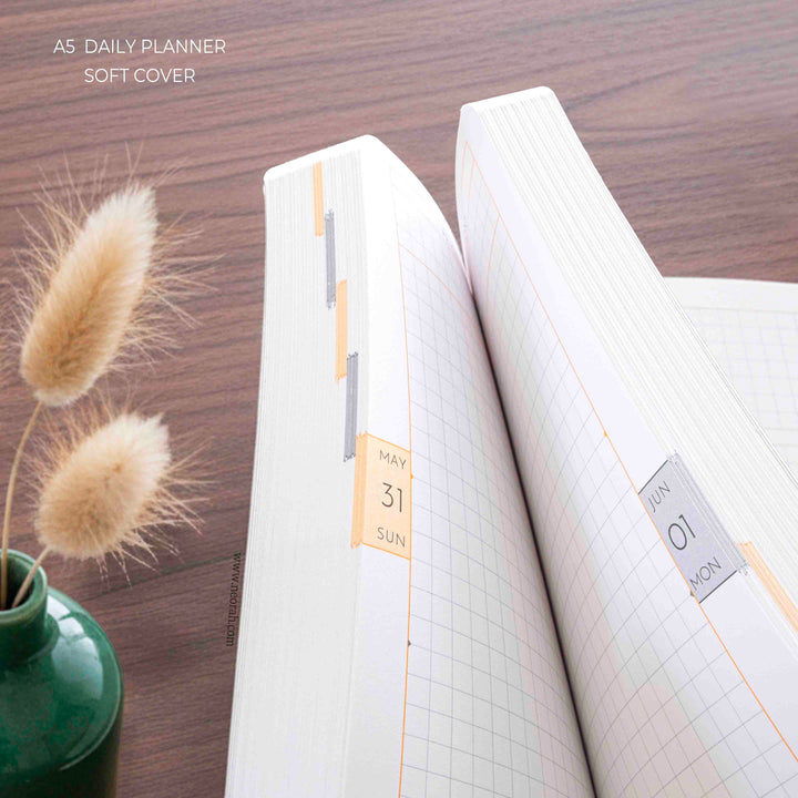 A5 - 2026 - DAILY PLANNER  - 512 PAGES - SOFT COVER