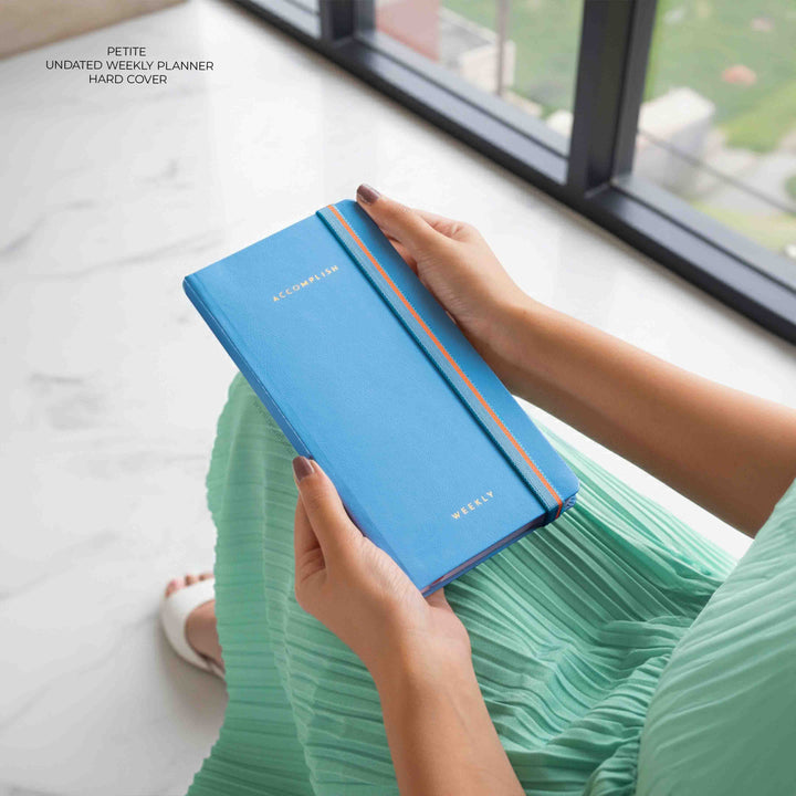 PETITE - UNDATED - WEEKLY PLANNER - HARD COVER