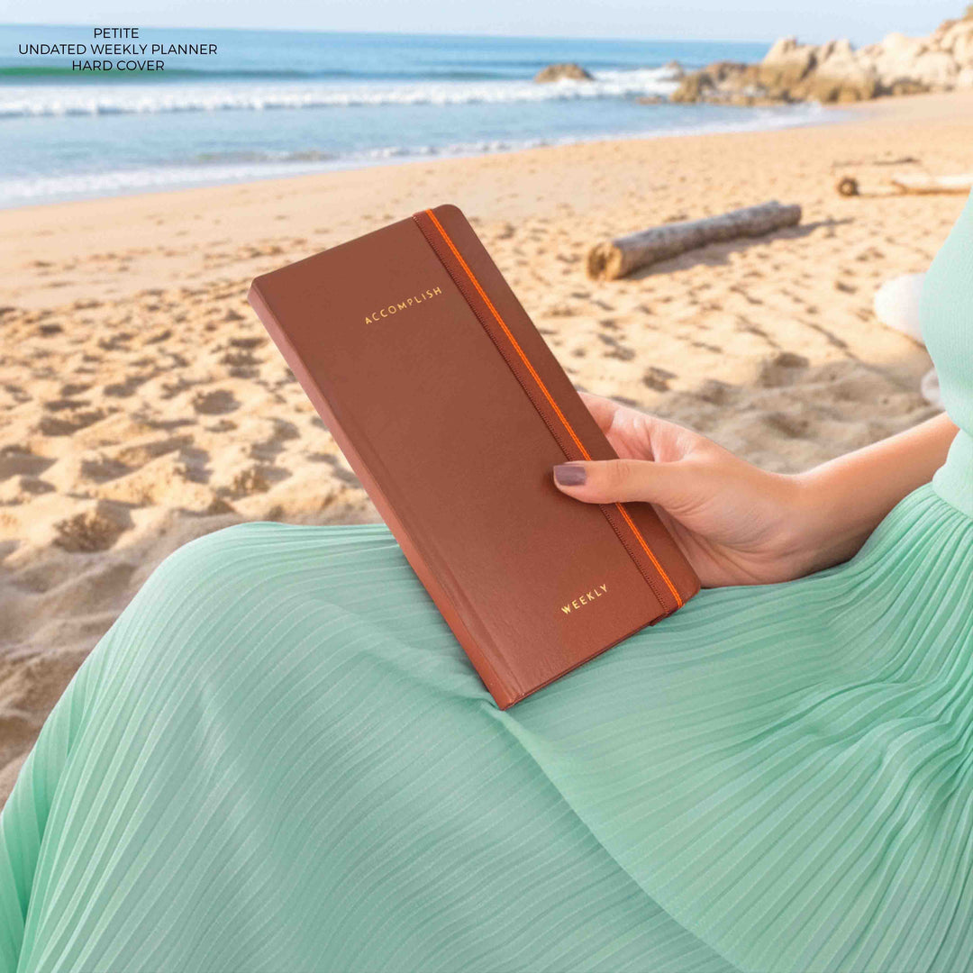 PETITE - UNDATED - WEEKLY PLANNER - HARD COVER