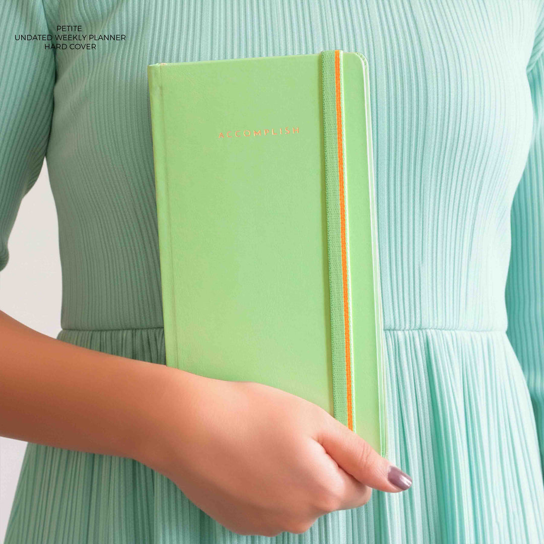 PETITE - UNDATED - WEEKLY PLANNER - HARD COVER
