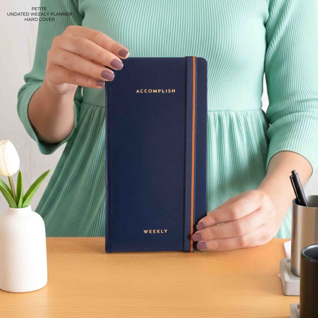 PETITE - UNDATED - WEEKLY PLANNER - HARD COVER