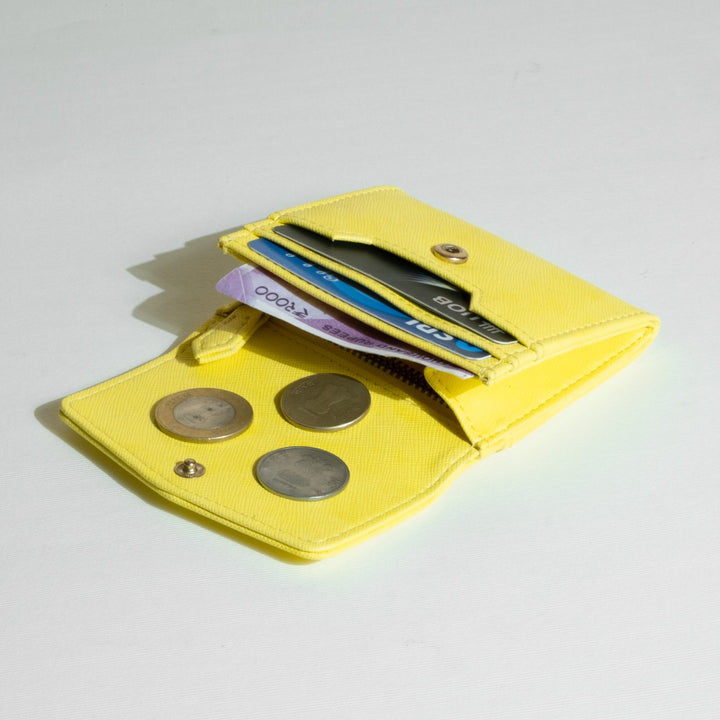 CARD WALLET WITH SNAP