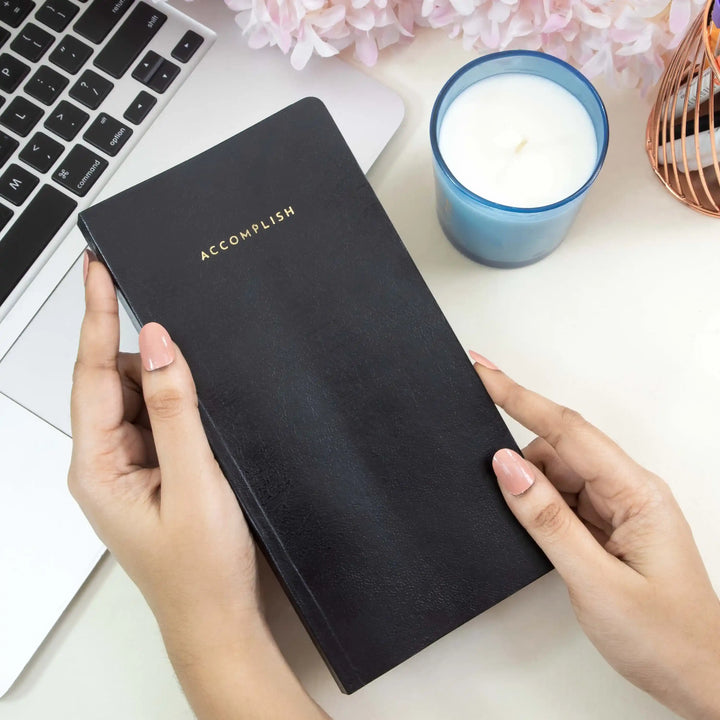 PETITE - UNDATED - WEEKLY PLANNER - SOFT COVER