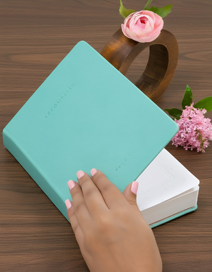 A5 - UNDATED - DAILY PLANNER - HARD COVER