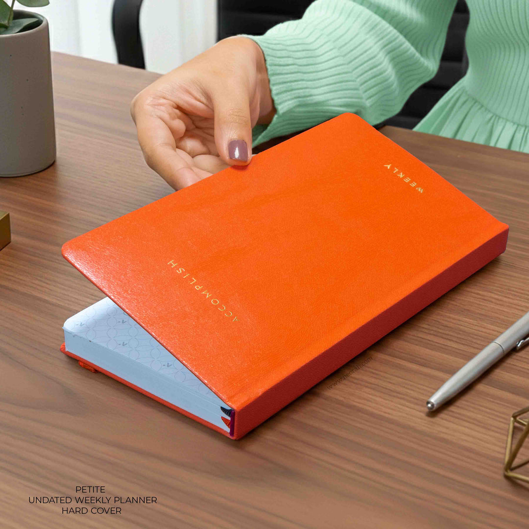 PETITE - UNDATED - WEEKLY PLANNER - HARD COVER