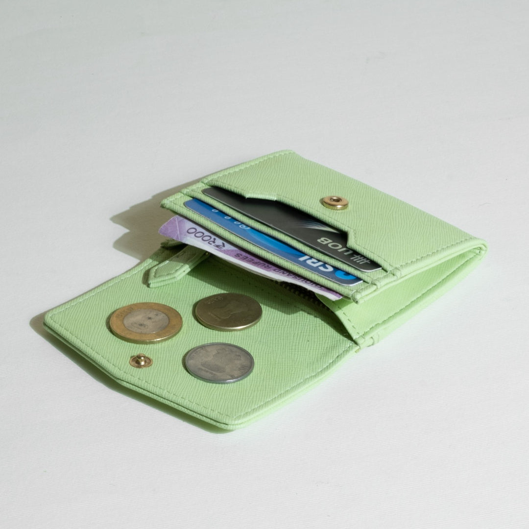 CARD WALLET WITH SNAP