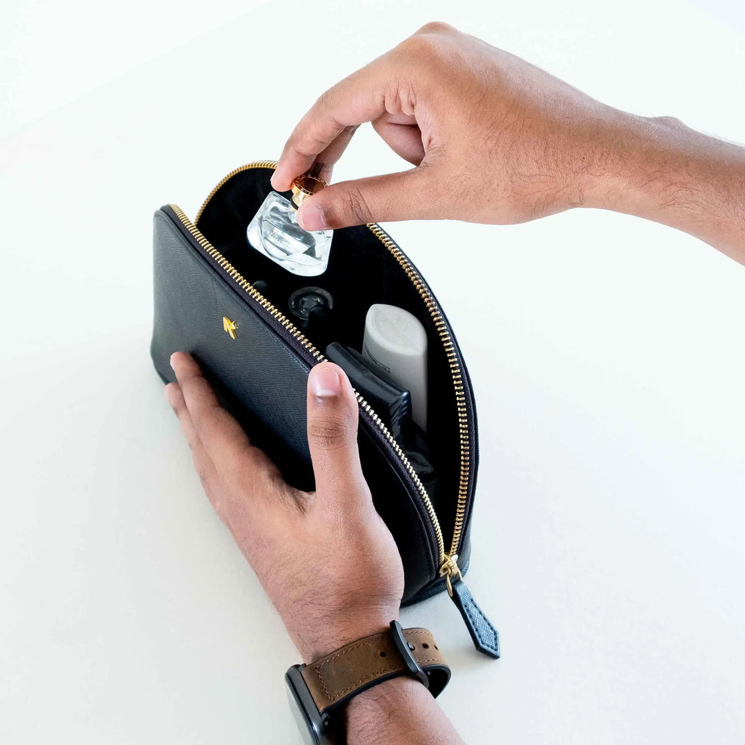 
Neorah small makeup pouch, Mini Designer makeup pouch, multifunctional designer makeup pouches, travel makeup pouch with place for makeup kit. #color_black