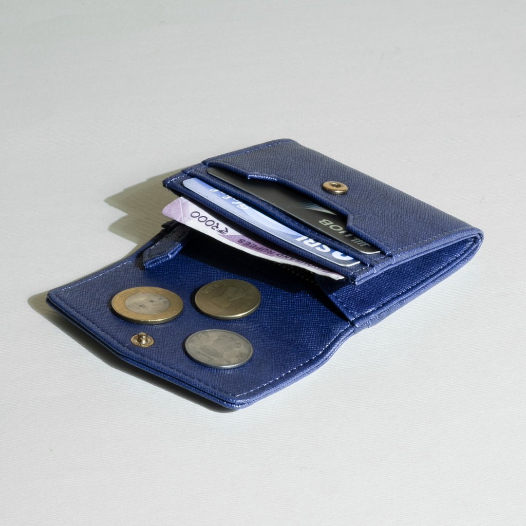 CARD WALLET WITH SNAP