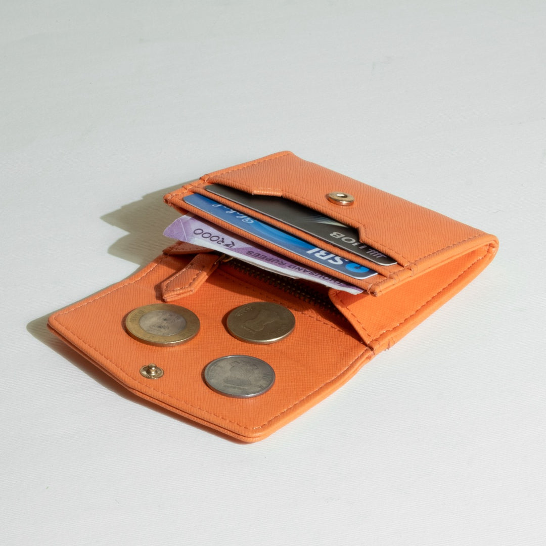 CARD WALLET WITH SNAP